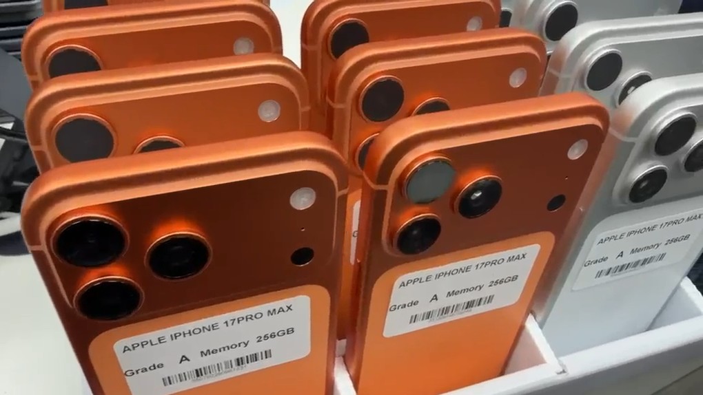 iPhone 17 Pro Max 256GB - Non Active HSO at €1,060 Each
