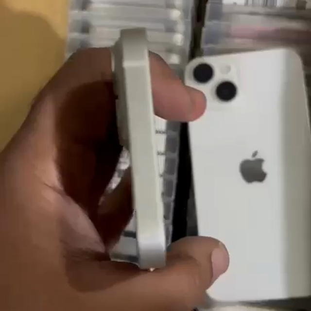 300x Apple iPhone 14 128GB Original Grade AB Retail Restock